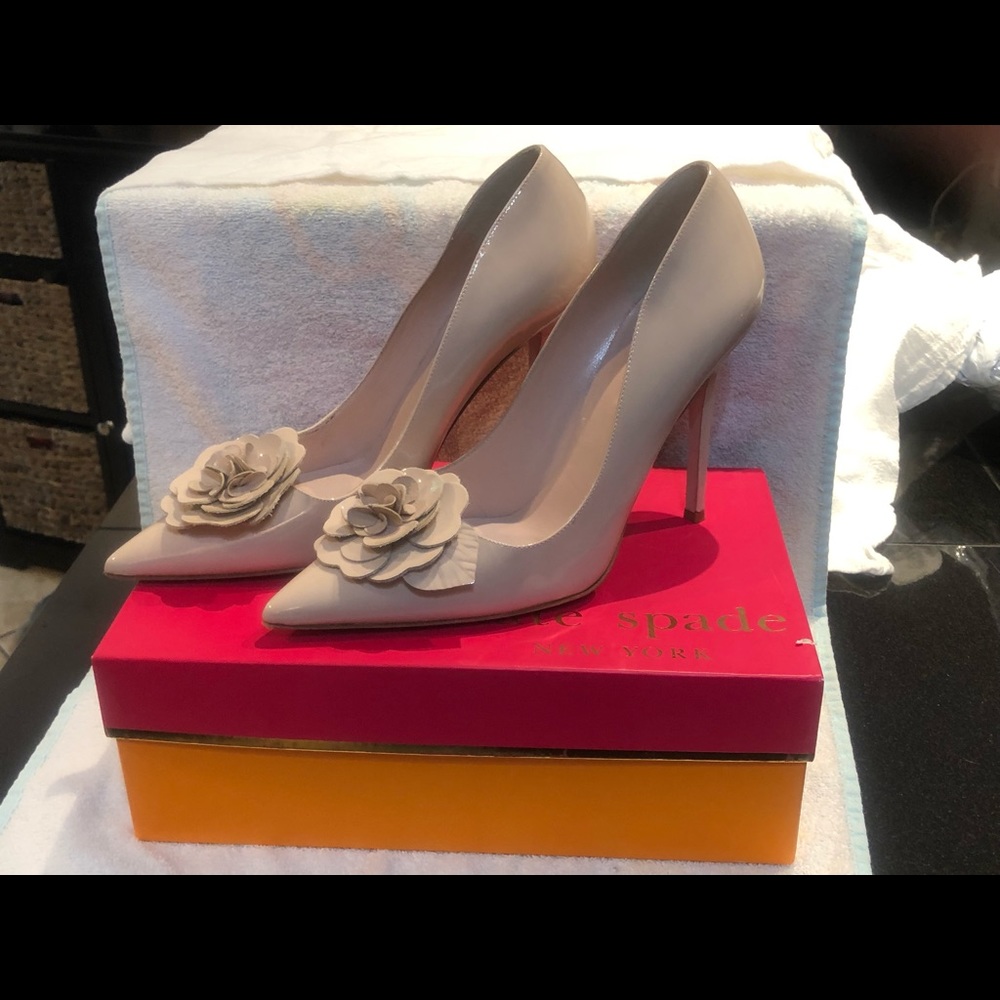 Kate spade nude patent leather pumps